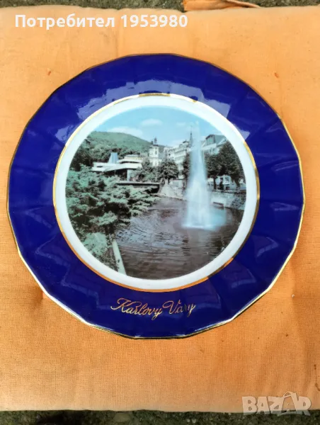 Порцеланова чиния за стена с позлата, снимка 1