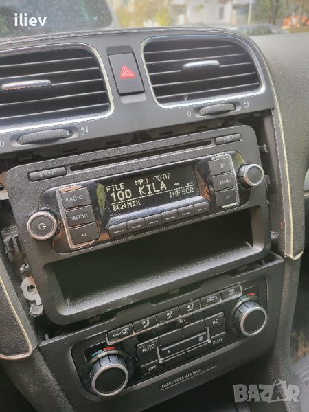VW RCD 210 MP3 Оригинална  CD VW T5 GOLF PASSAT TOURAN JETTA SCIROCCO, снимка 1