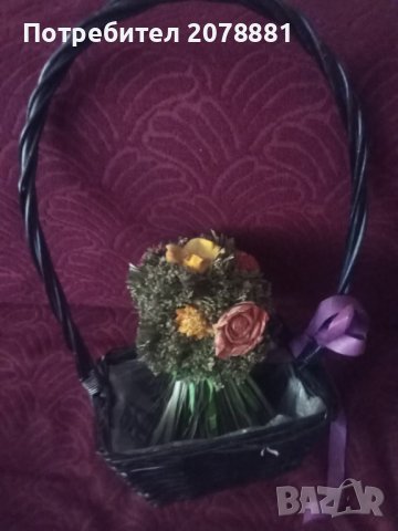Ръчно плетена кошничка с цветя, снимка 1 - Декорация за дома - 41786653