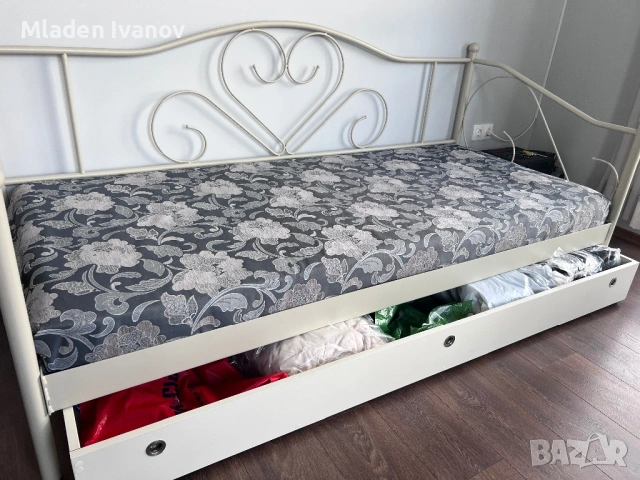 Продавам единично легло с матрак 90/200 и място за съхранение, снимка 2 - Спални и легла - 53344634