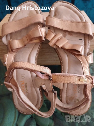 Естествена кожа и стелка сандалки
