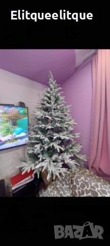 Изкуствена елха K r i n g Melbourne, Цялата заснежена с метална стойка.