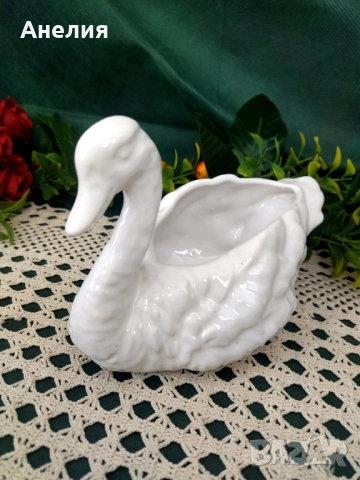 Лебеди кашпи, снимка 3 - Декорация за дома - 51778063