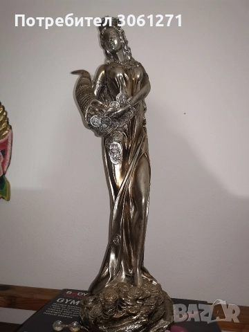 Коледа дойде. Голяма Статуетка Фортуна сребриста – 50 см.