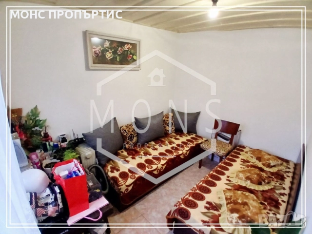 Двуетажна къща със собствен двор в гр. Велико Търново, кв. Асенов., снимка 3 - Къщи - 52661059