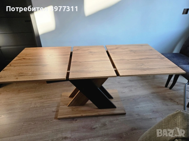 Трапезна маса. В дървесен цвят и черни детайли., снимка 3 - Маси - 53156054