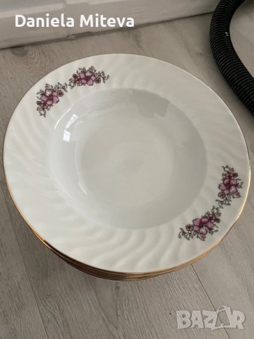 Дълбока порцеланова чиния