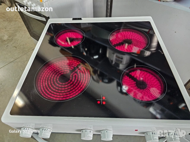 готварска печка с керамичен плот Electrolux , снимка 2 - Печки, фурни - 53052789