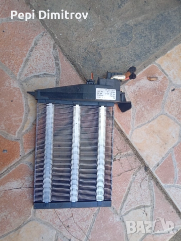 Електрически радиатор голф Ауди пасат1K0963235 , снимка 2 - Части - 53776024