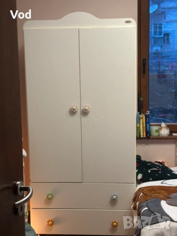 Детски гардероб комод-скрин и шкафче