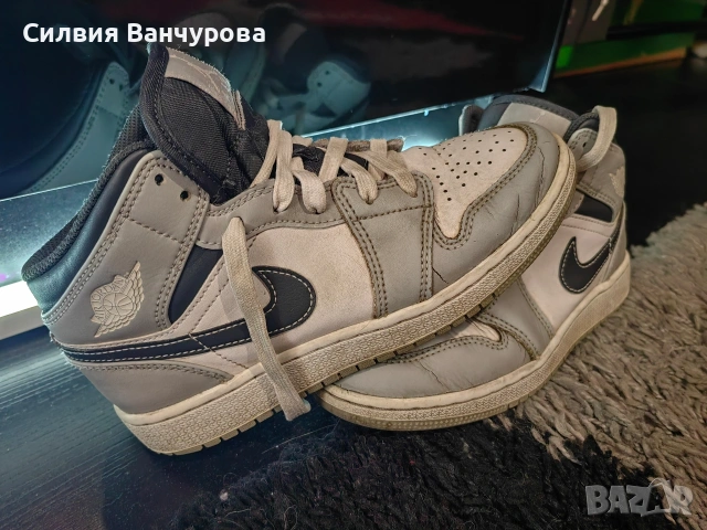 NIKE AIR JORDAN 1 MID LIGHT SMOKE GREY