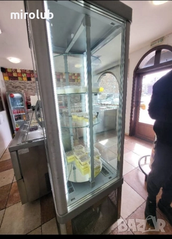 Професионална сладкарска витрина , снимка 2 - Витрини - 51751394