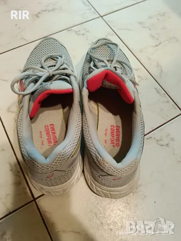 Маратонки Asics-оригинал, снимка 2 - Маратонки - 56352580