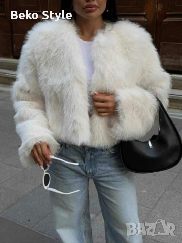 Бяло дамско палтенце