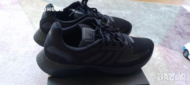 Дамски спортни обувки Adidas