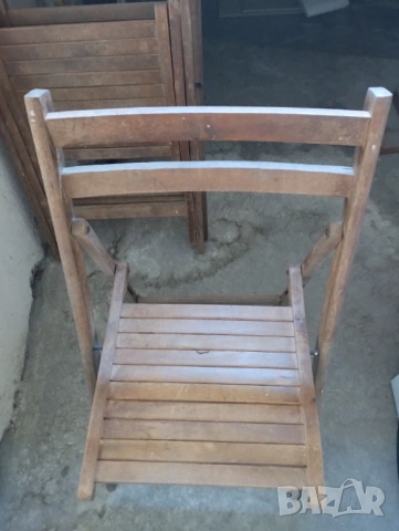 Дървени сгъваеми столове 