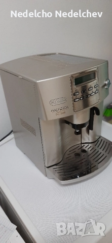 Кафеавтомат Delonghi ESAM 3400.s в отлично състояние