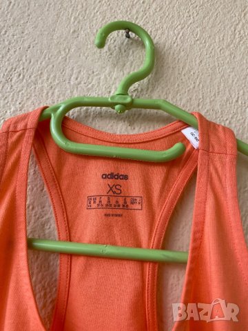 Нов спортен потник Adidas —  XS, снимка 3 - Потници - 41023326