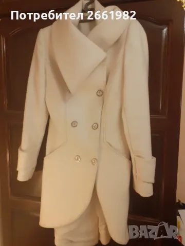 Прекрасно бяло палто на РАДЕКС
