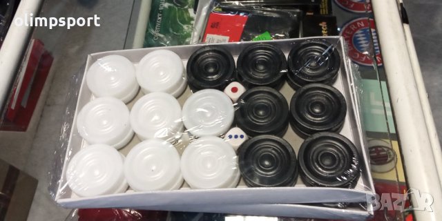 пулове за табла и шашки нови пластмасови и зарчета диаметър 3.3см