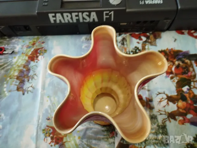 Авторска Ваза  ,, Червен Май".СССР 60години, снимка 3 - Вази - 50059785