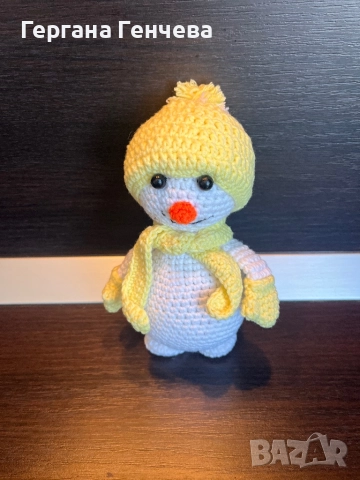 Ръчно плетен снежен човек – уникална декорация или подарък! , снимка 2 - Играчки за стая - 52536498