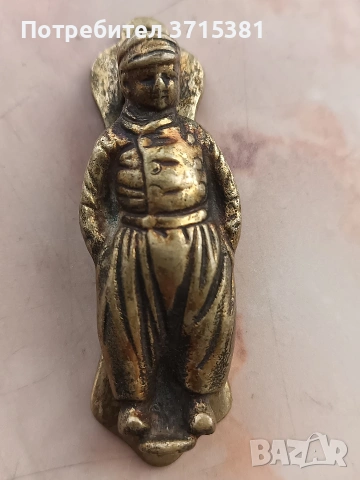 Бронзово чукало за врата