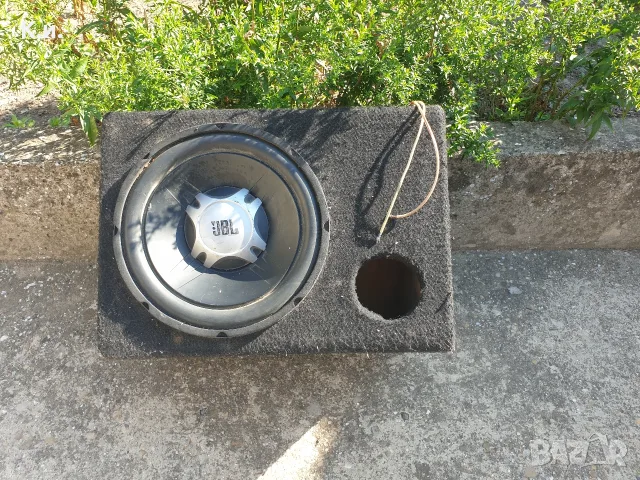 JBL- Автомобилна бас каса / субуфер 12"
