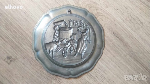 Калаена релефна чиния, снимка 3 - Антикварни и старинни предмети - 41962814