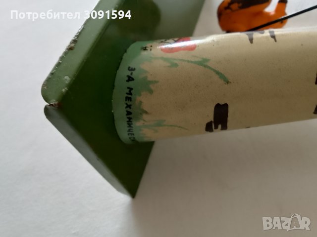 Колекционерска рядко срещана навиваща се къщичката с приказен часовник СССР - 1960 г. с катерица на , снимка 4 - Антикварни и старинни предмети - 44296422