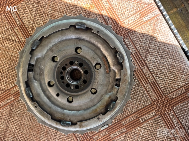 Маховик Luk за Nissan X Trail 2.2Di 114кс, снимка 5 - Части - 52430131