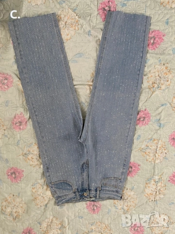 Дамски дънки с камъни