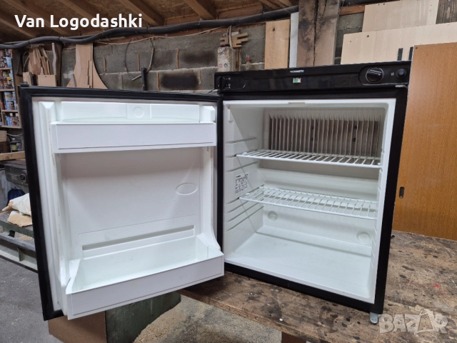 Хладилник Дометик Dometic 12/220/газ, снимка 3 - Части - 52822808