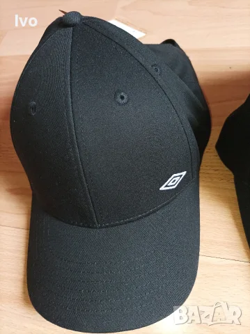 Шапка с козирка Umbro, снимка 3 - Шапки - 56079739