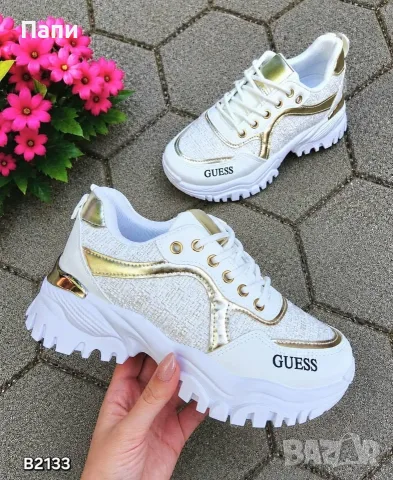 Дамски маратонки Guess в бяло