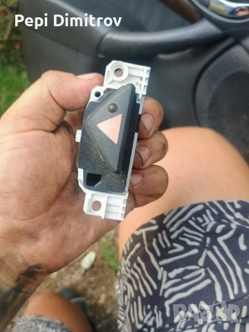 Бутон ,копче за Ford Focus OEM 98AG13A350 