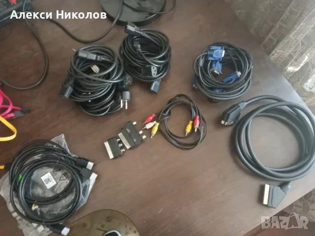 Лот от компютърни кабели, вентилатори и захранване Delta DPS-250AB, снимка 1 - Кабели и адаптери - 56210968