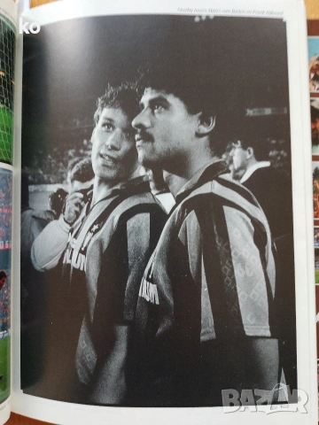 Футболни списания -холандски годишници за международен футбол 1986,1989,1990г, снимка 11 - Списания и комикси - 53296460
