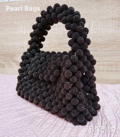 Чанта от черни перли