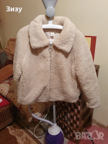 Бежово пухено палто Л размер 