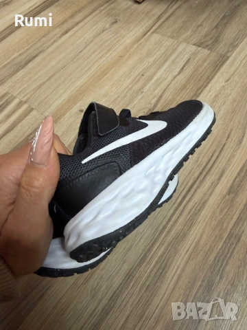 Оригинални юношески маратонки Nike Revolution 6! 30 н, снимка 9 - Детски маратонки - 53204790