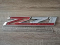 Chevrolet Z71 Offroad сребристо с червено емблема, снимка 6