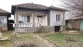 Продавам парцел с къща, снимка 1