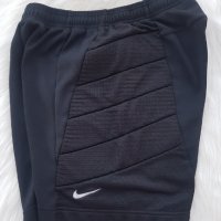 Вратарски шорти Nike размер М, снимка 3 - Футбол - 41743261