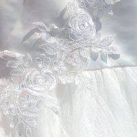 Официална детска рокля за Кръщение Сватба Бяла рокля с тюл и голяма панделка , снимка 6 - Детски рокли и поли - 41519627