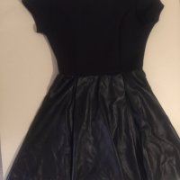 Черна къса рокля с гол гръб , снимка 1 - Рокли - 40913852