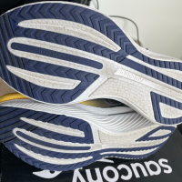 Saucony Обувки за бягане Endorphin Speed 3, 44 EU, снимка 3 - Спортни обувки - 44739722