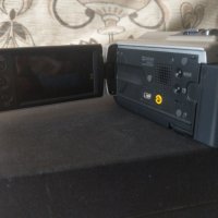 Продавам много запазена видеокамера Sony DCR-SR 15E, снимка 3 - Камери - 39619959