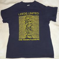 тениска от ФК Leeds United вдъхновена от групи Joy Division, снимка 1 - Тениски - 41768737
