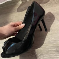Обувки на висок ток токчета лачени черни, снимка 7 - Дамски обувки на ток - 34766965